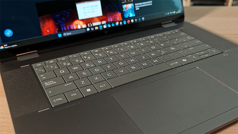 HP OmniBook X Flip 16