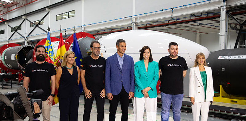 Pedro Sánchez, Presidente del gobierno de España y de la ministra de Ciencia, Innovación y Universidades, Diana Morant