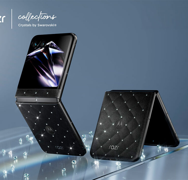 motorola razr 70 con Crystals by Swarovski